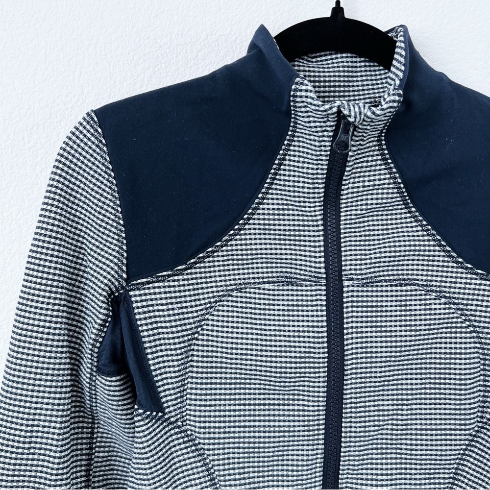 Lululemon Forme Jacket - Picture 3 of 5